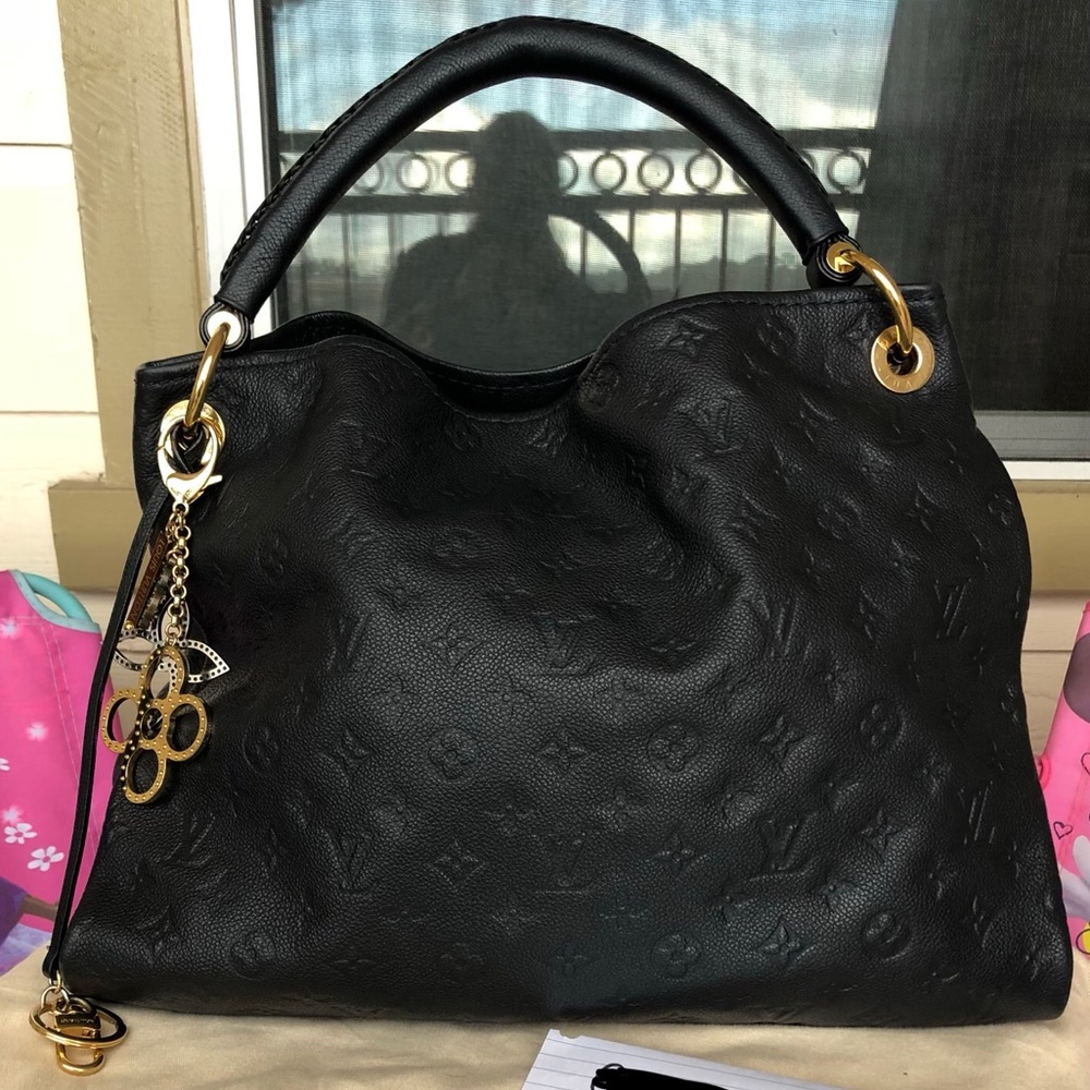 ❌SOLD❌  Infini Empreinte Leather Artsy MM